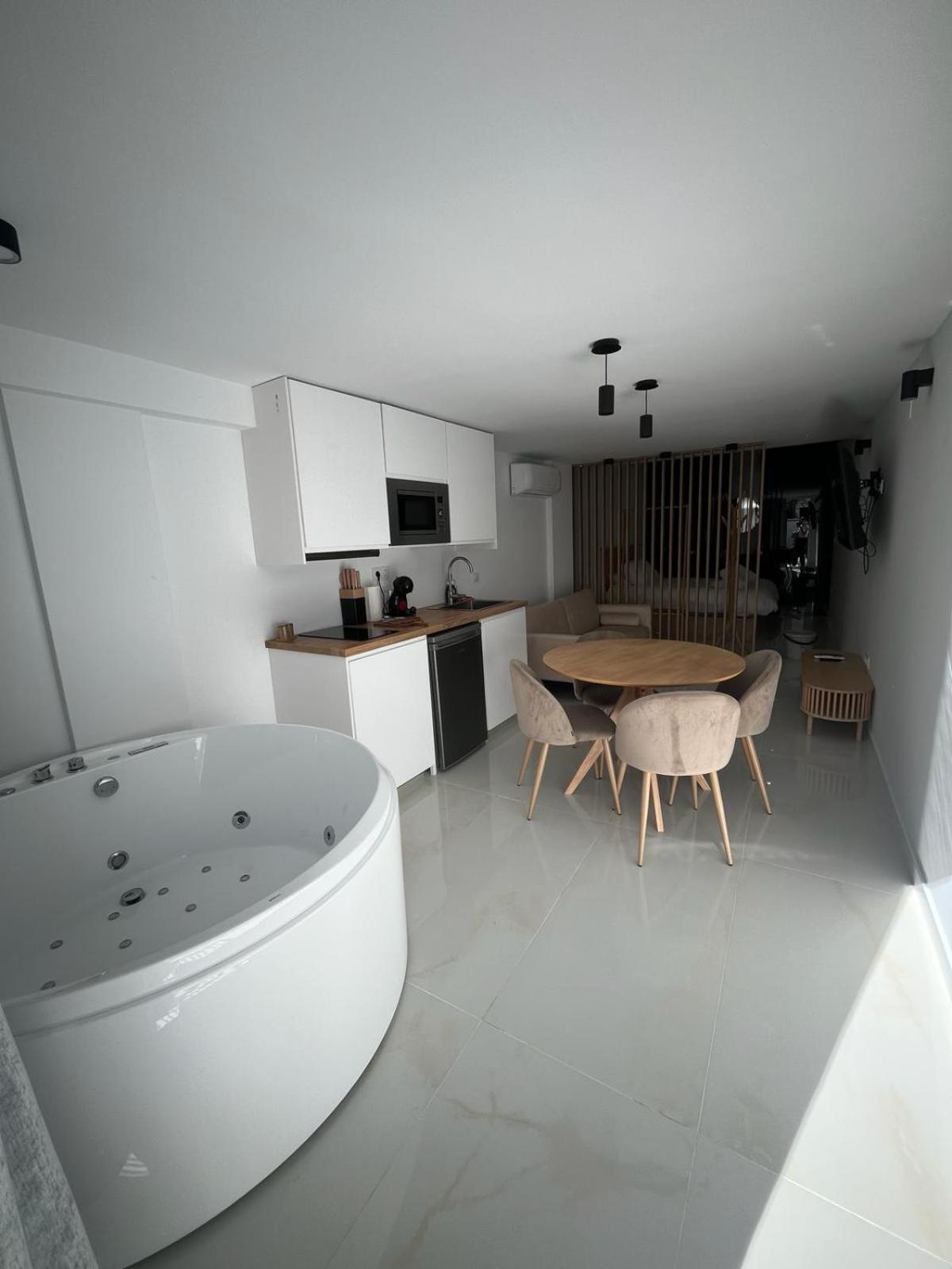 Suite Playamar Con Jacuzzi Torremolinos Ngoại thất bức ảnh
